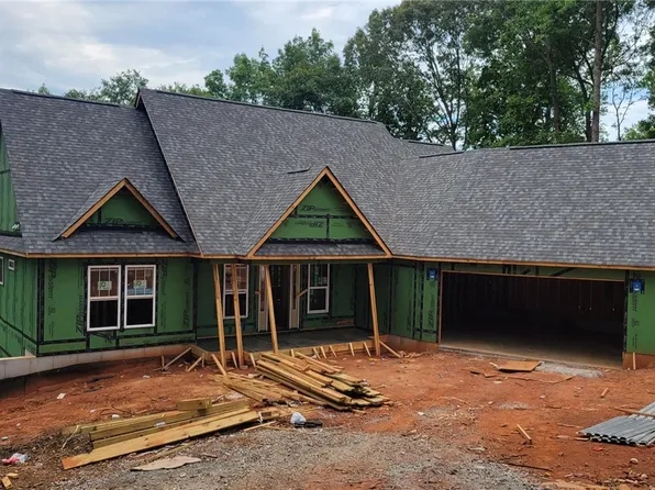 1812 Cross Creek Dr, Seneca, SC 29678