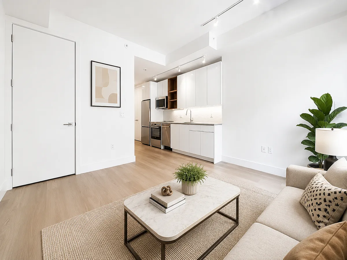 Building Photo - 639 E 28th St #5D