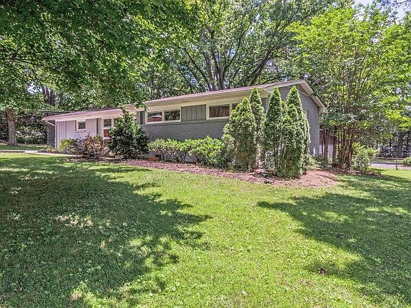 Ranch style home in 37211