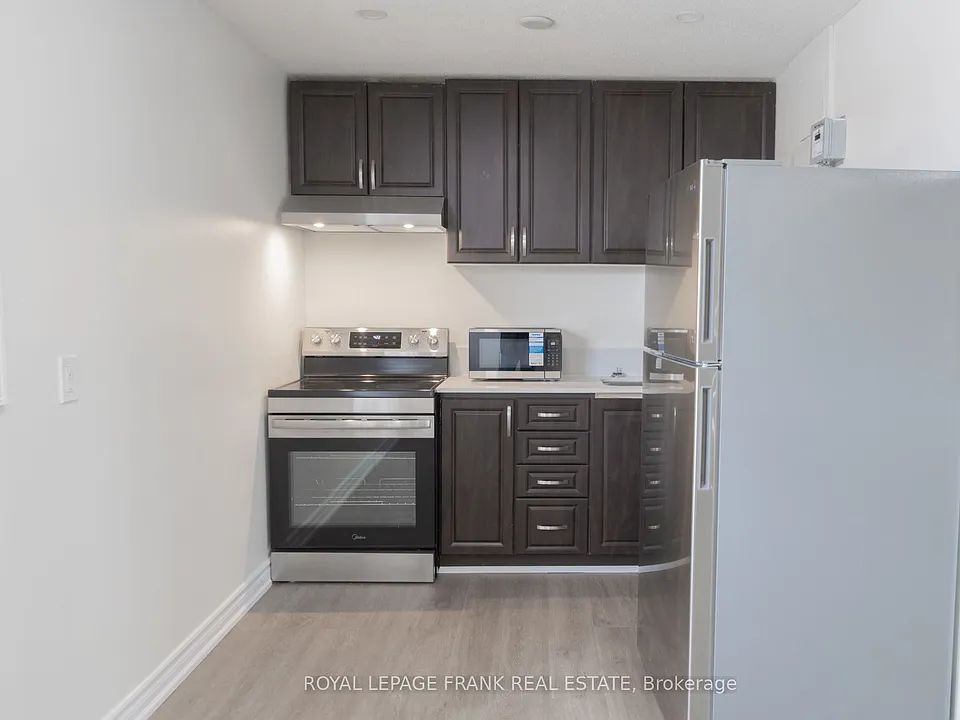 88 Mary St W #3