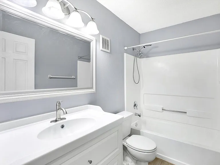 107 47th Ave N #107 — Photo 12