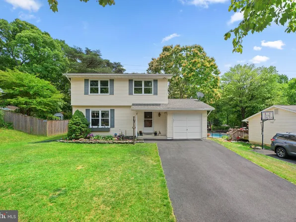 1521 Wampanoag Dr, Severn, MD 21144