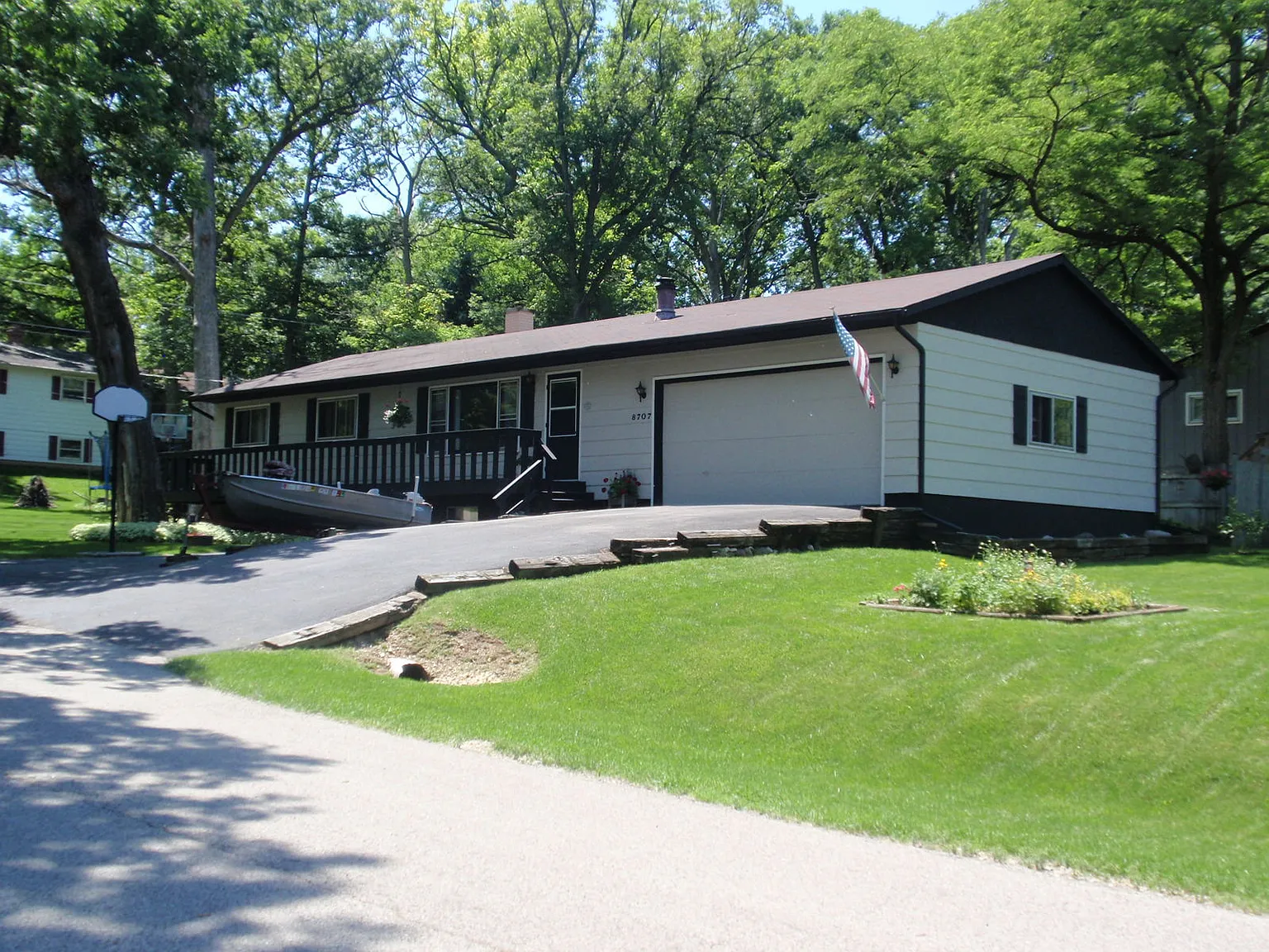 8707 Dorr Rd photo 1