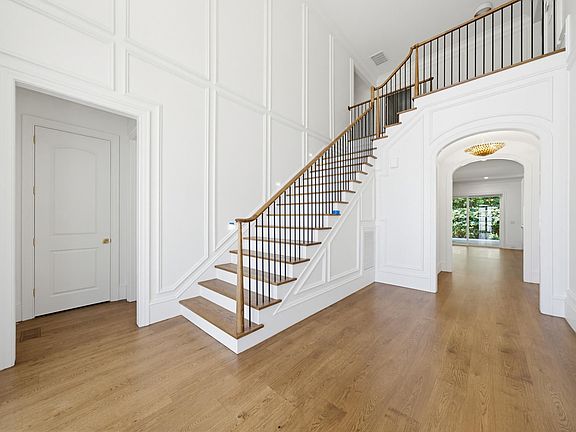 5th image of 6832 Greystone Dr