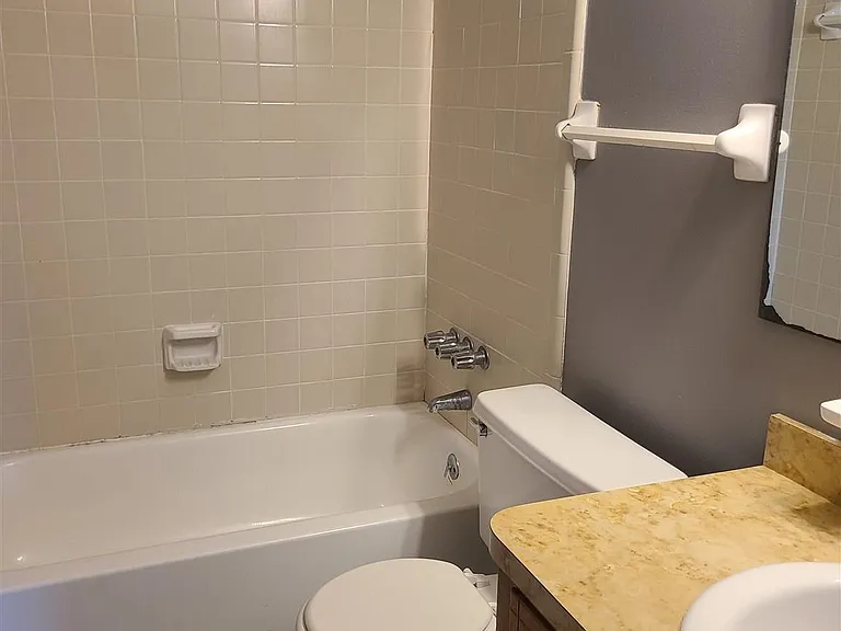 7800 Deborah Dr — Photo 9