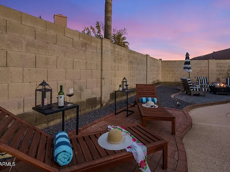 4526 E Paradise Ln — Photo 38