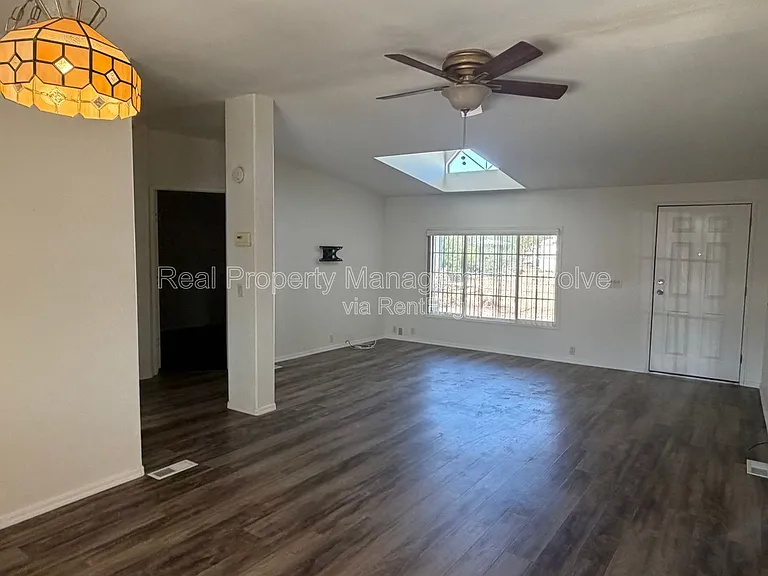 1514 E Muriel Dr — Photo 8