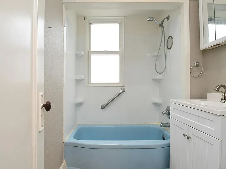 2723 Newport Ave — Photo 17