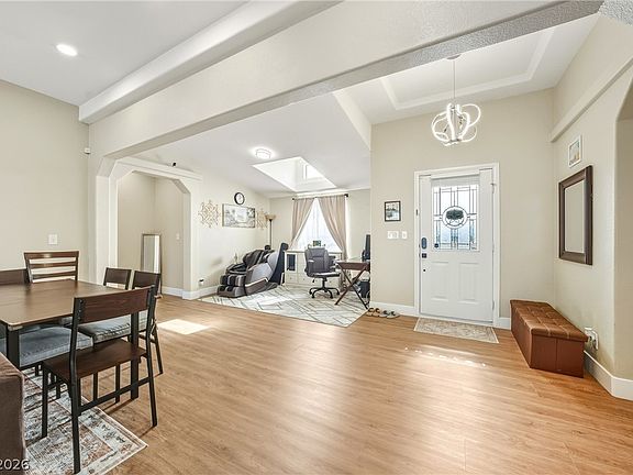 4th image of 3140 W Dyer Rd