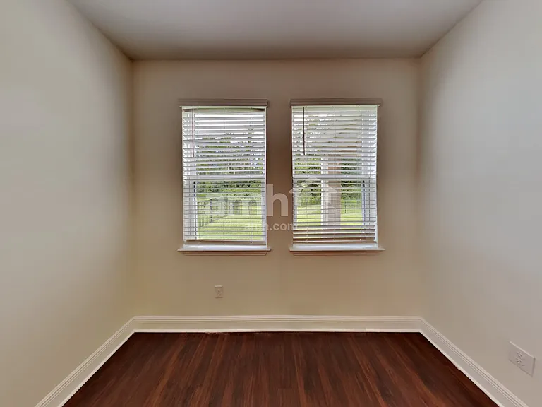 27518 Saint Andrews Ave — Photo 4