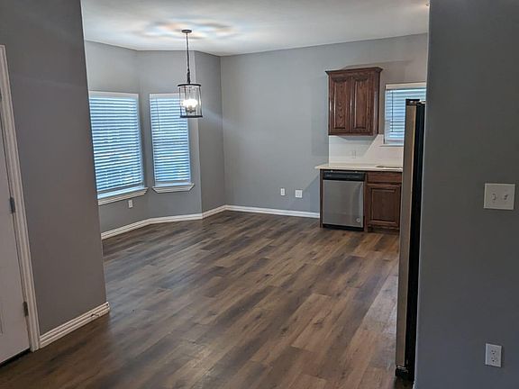 2nd image of 1010 E Epstein St