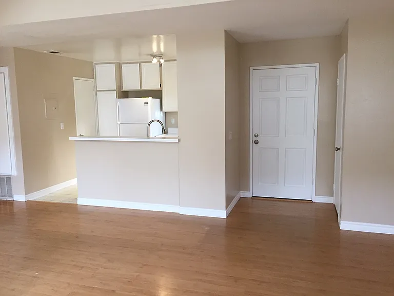 2920-202 Luciernaga St #2920-202 — Photo 8