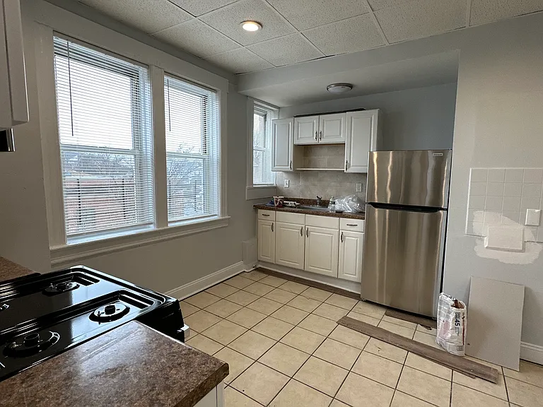240 Paterson Ave #5 — Photo 24