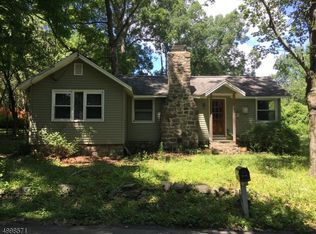 128 Breakneck Rd, Highland Lakes, NJ 07422