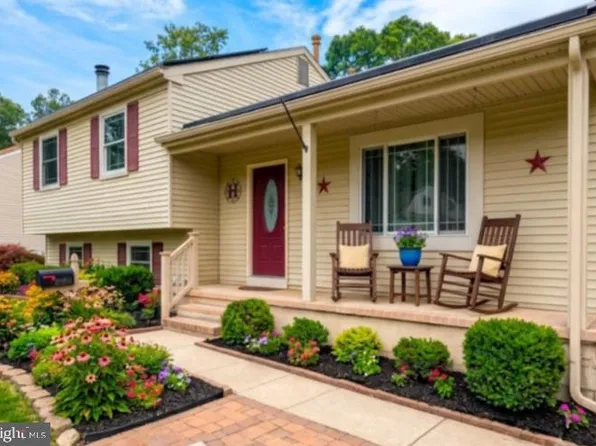 19 Dresden Ct, Sicklerville, NJ 08081