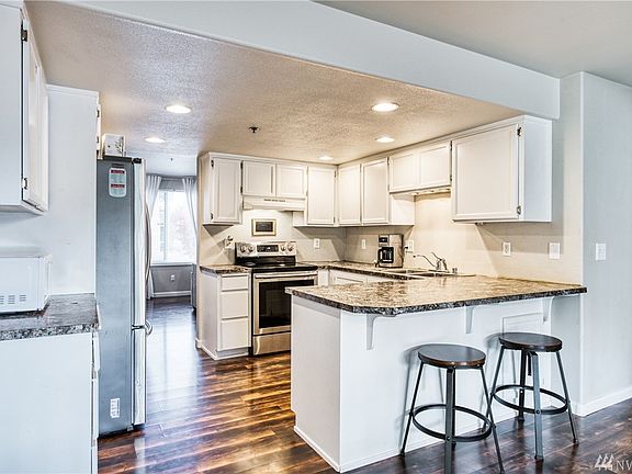 5th image of 300 N Oak Harbor St APT C201