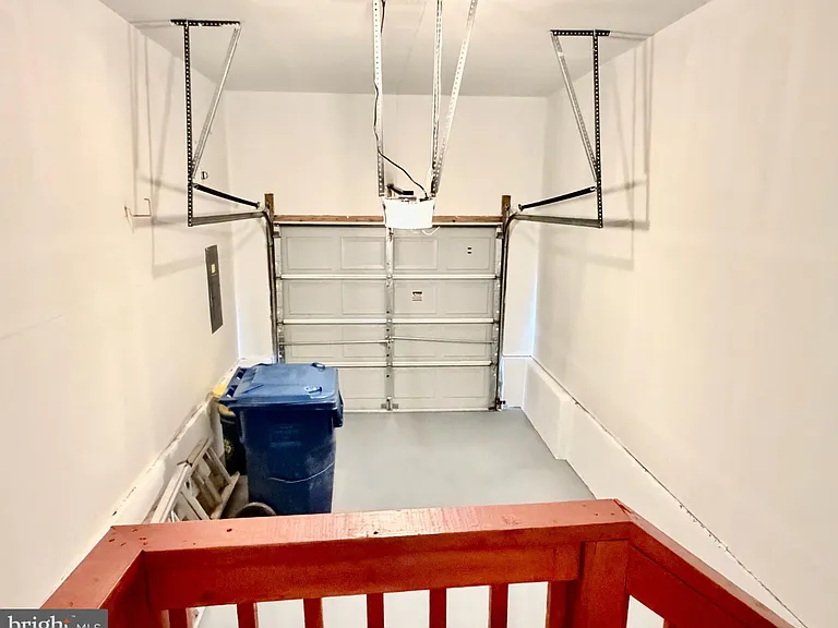 313 Fountayne Ln — Photo 39