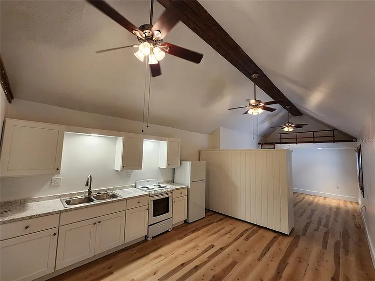 120 SE 7th St #5 — Photo 11