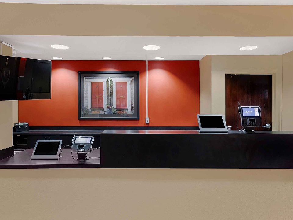 Lobby and Guest Check-in