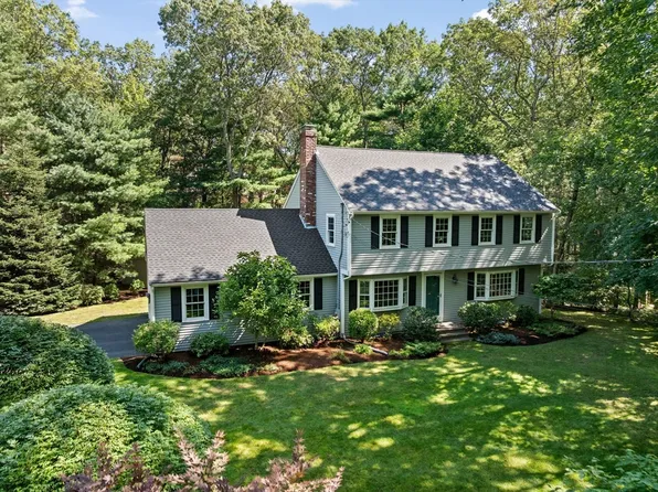 28 Grove St, Norfolk, MA 02056