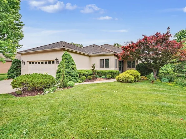 5727 Villa Dr, Lawrence, KS 66047