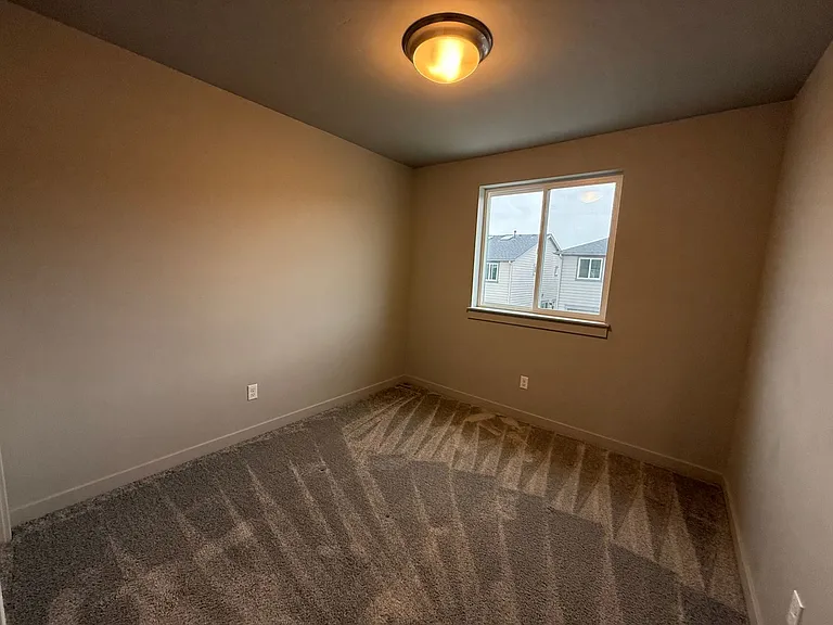 2366 NE Victor Pl — Photo 17