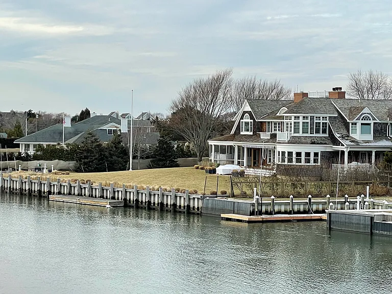 33 Ogden Ln — Photo 1