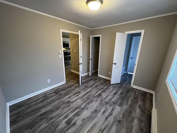 2nd image of 208 W Chestnut St