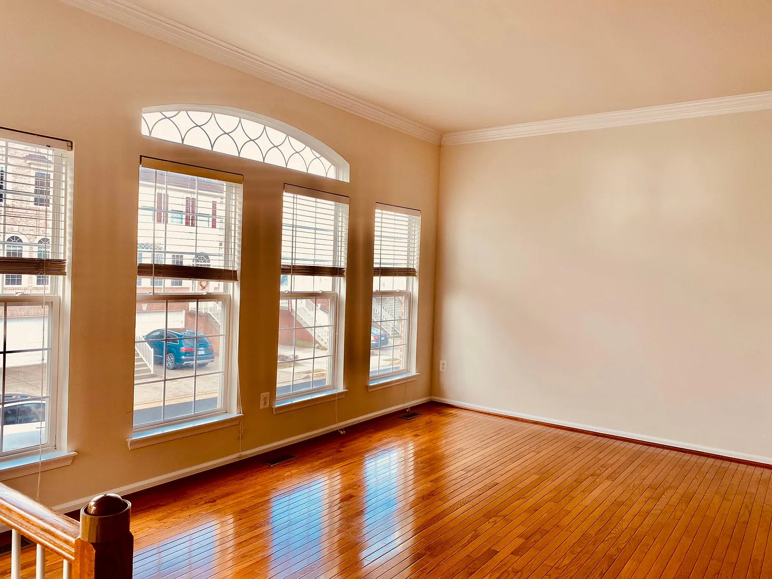 21286 Victorias Cross Ter — Photo 3