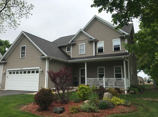 9004 Alden Rd, Harvard, IL 60033