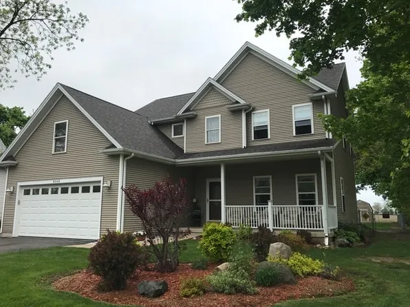 9004 Alden Rd, Harvard, IL 60033