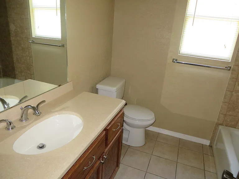2313 Dover Rd — Photo 12