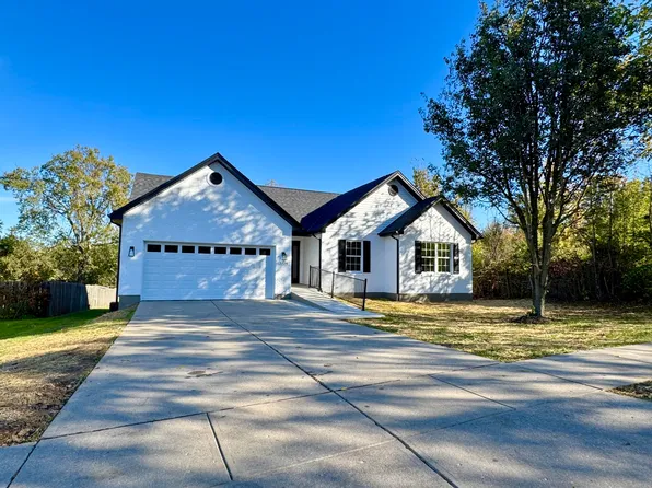 2729 Benjamin Ln, Hebron, KY 41048