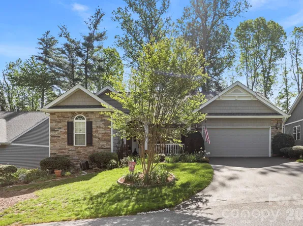 45 Shaws Creek Farm Rd, Laurel Park, NC 28739