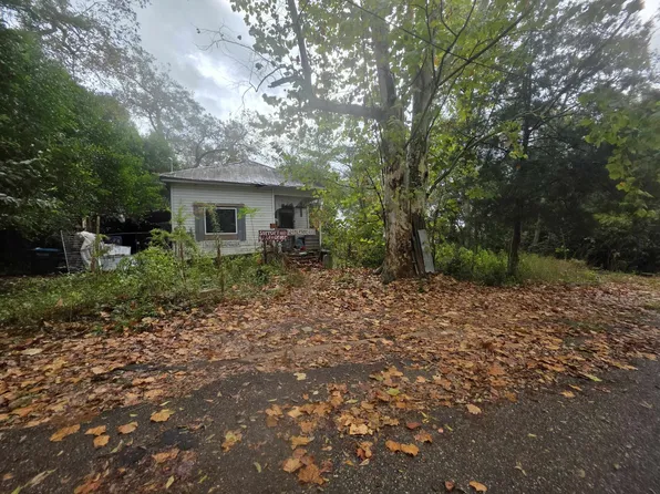 1359 7th St, Florala, AL 36442