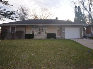 95 Sunny Cir, Mason City, IA 50401