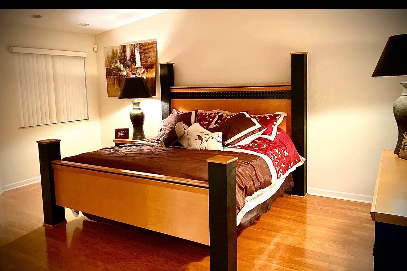 3 bed, $6,000 — Photo 1
