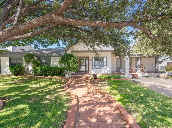 1202 Country Club Dr, Midland, TX 79701