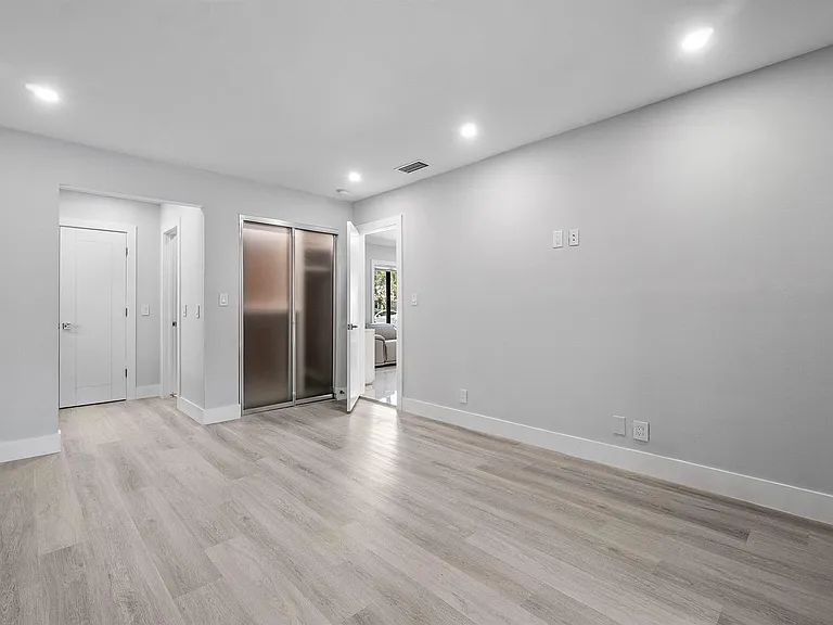 820 SW 16th St — Photo 19