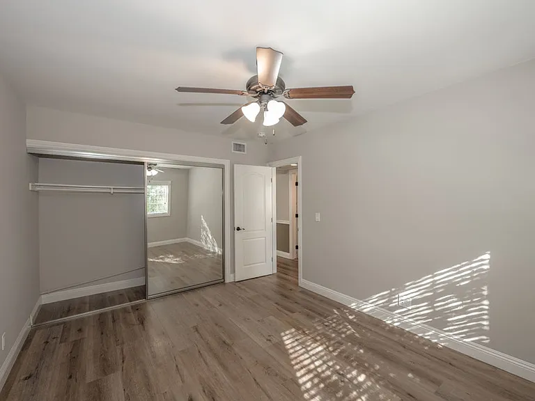 415 E Foothill Blvd #4 — Photo 7