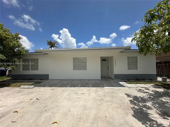 7696 SW 7th St, North Lauderdale, FL 33068