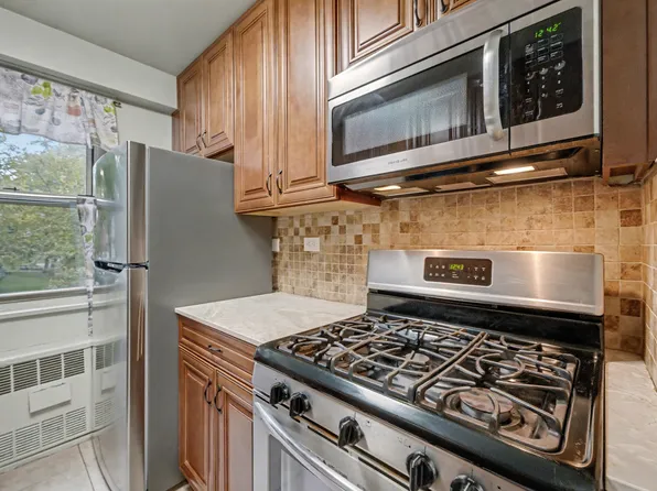 190 Cozine Avenue image 15 of 26