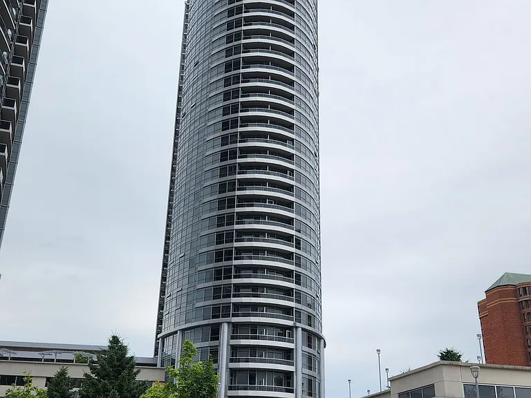 125 Village Green Sq #2708 — Photo 1