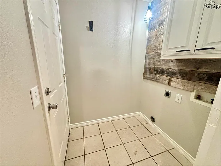 5207 Northview Dr — Photo 4