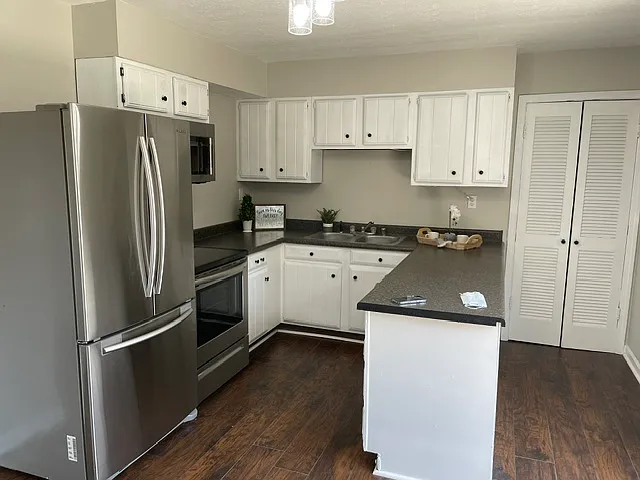 6808 Hillside Dr — Photo 3