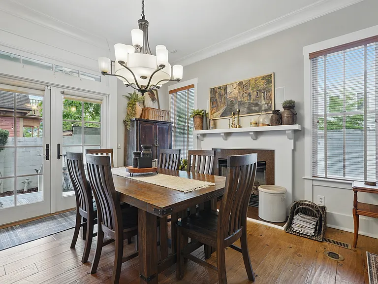 221 E Park Ave — Photo 3