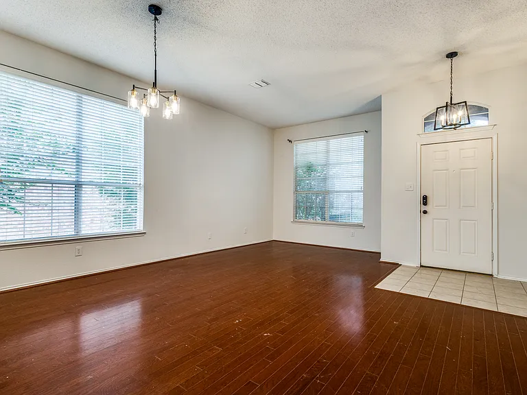 7046 Saint Augustine Dr — Photo 30