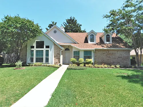 1539 Pickwick Ln Photo 1