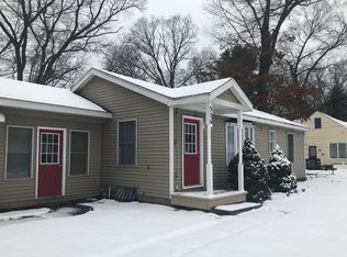 576 Pinecrest St, Holland, MI 49424