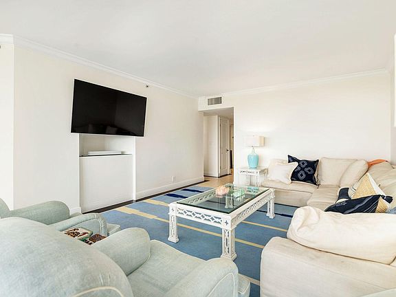 5th image of 529 S Flagler Dr APT 6H